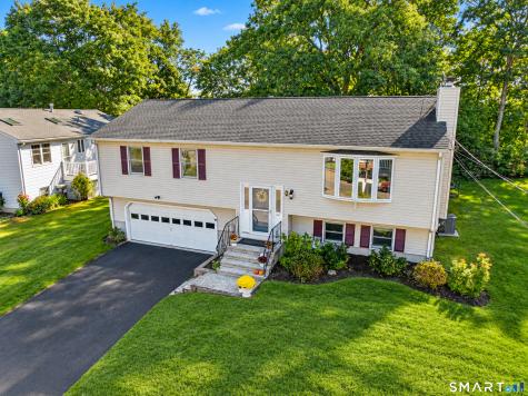 9 Hopkins Court Branford CT 06405