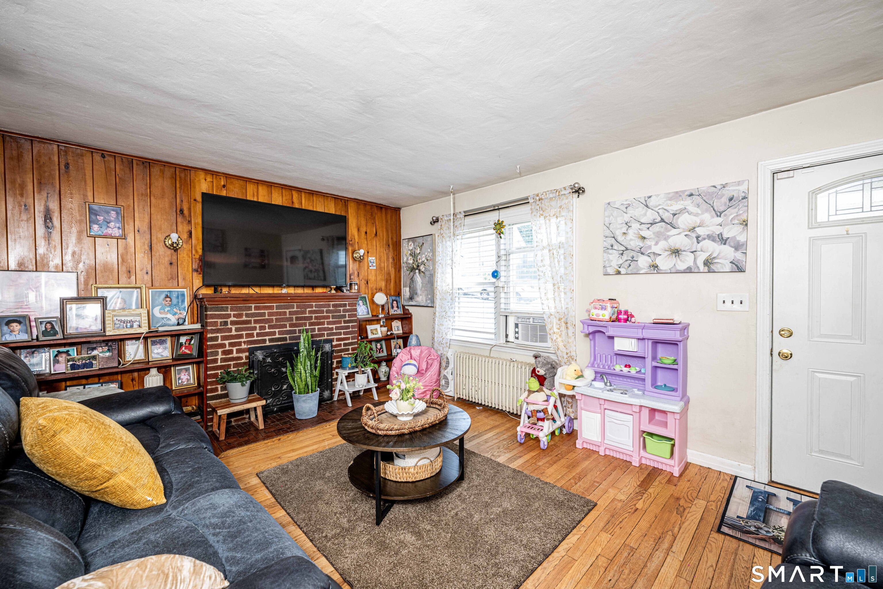 121 Fourth Street Hamden CT 06514
