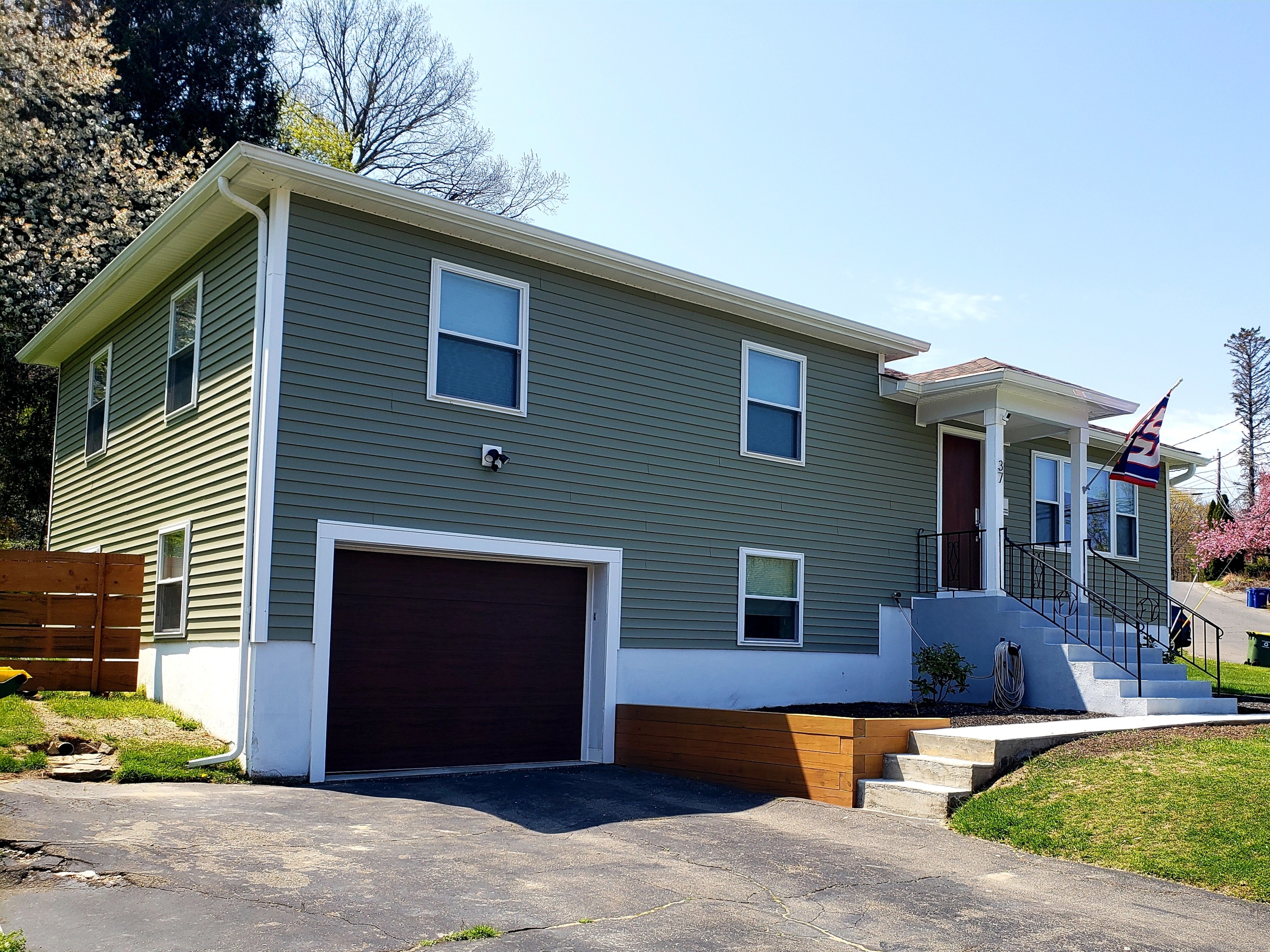 37 Juniper Ridge Drive Waterbury CT 06708