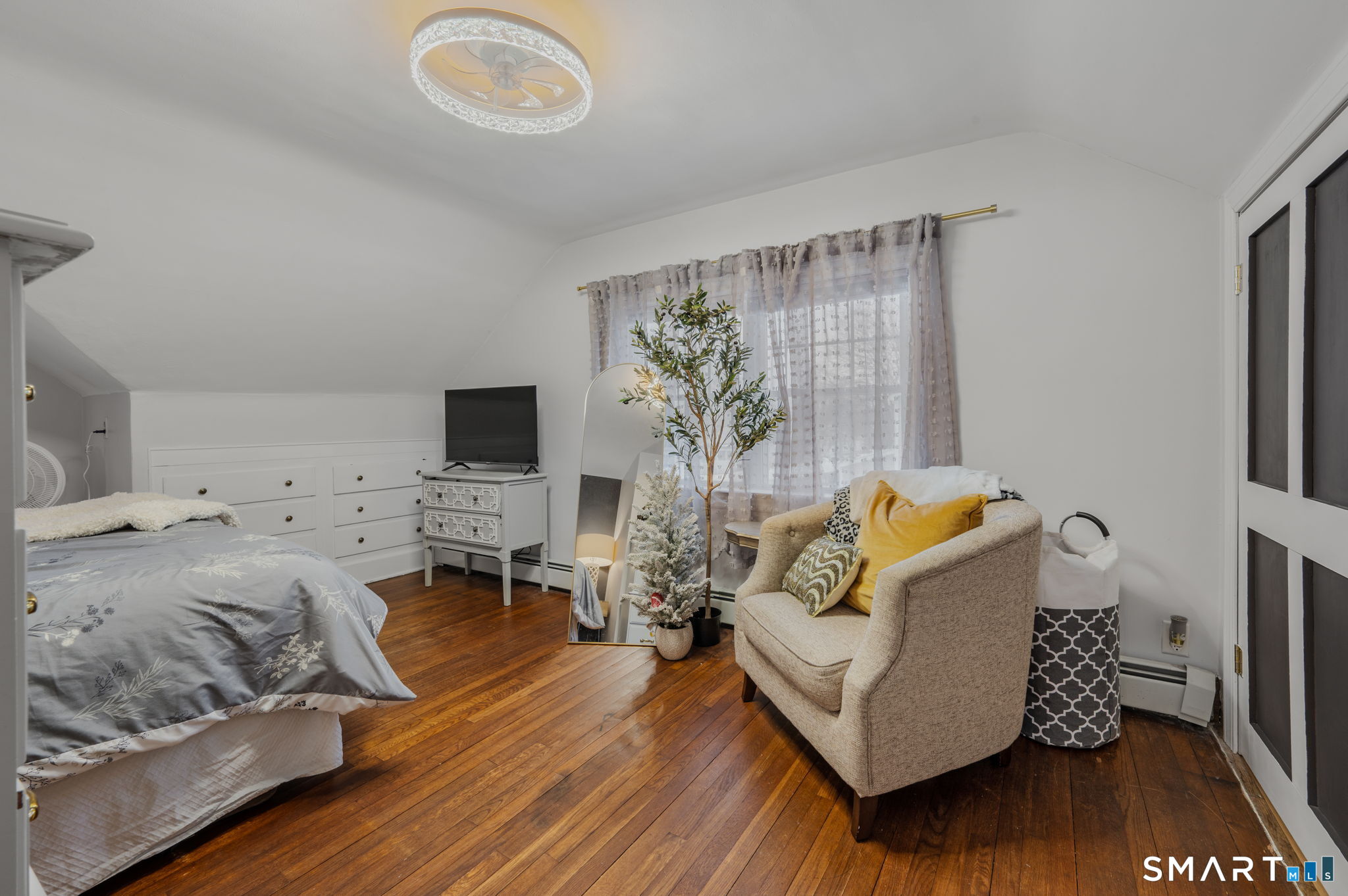 1 Middle Street Waterford CT 06385