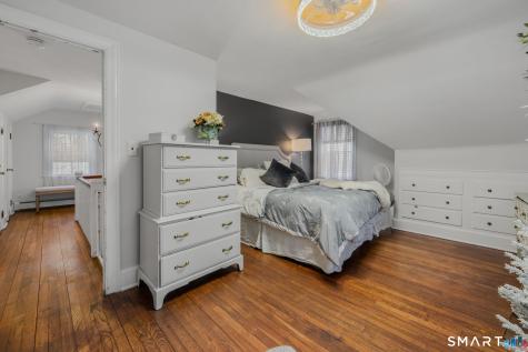 1 Middle Street Waterford CT 06385