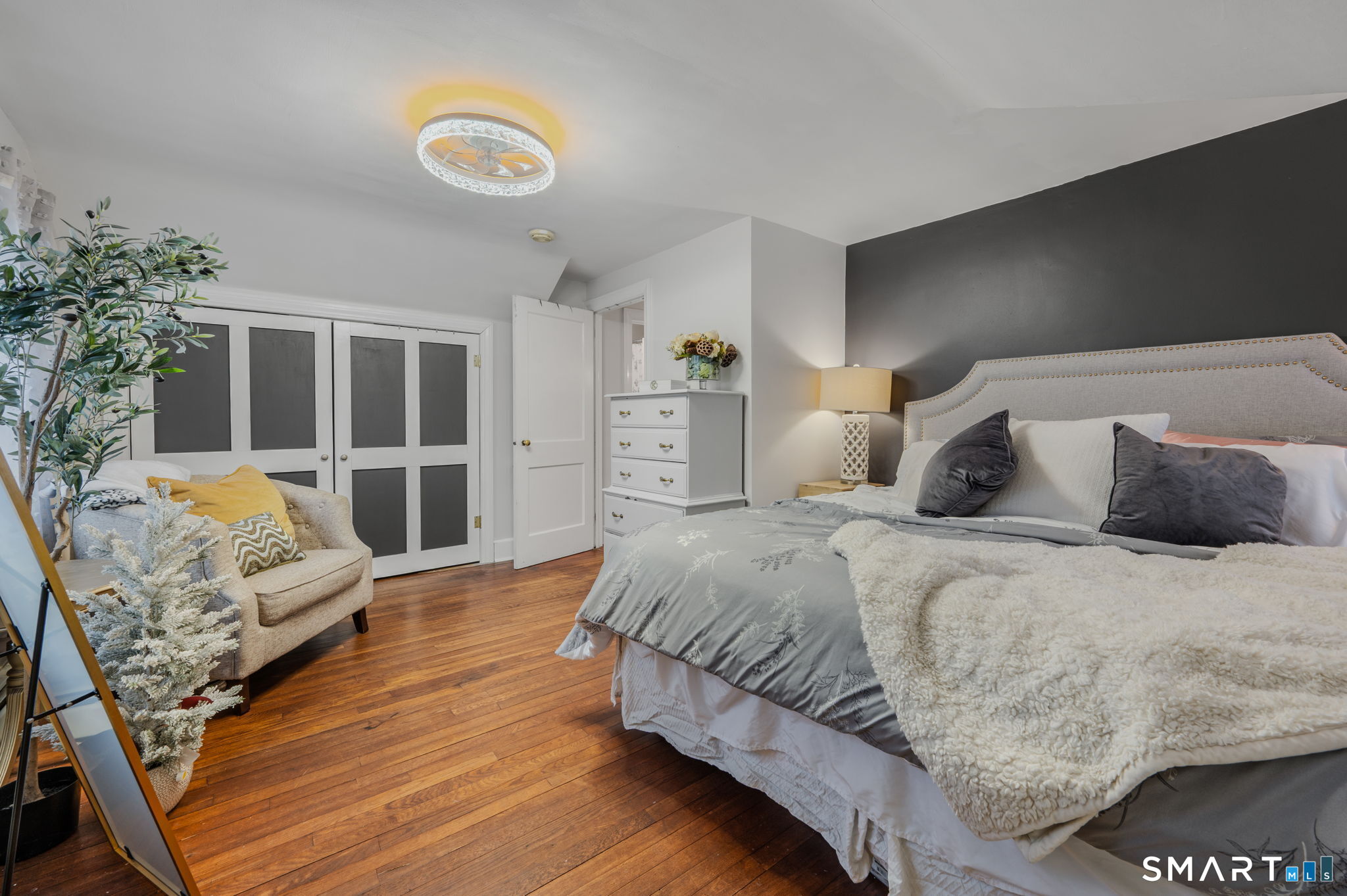 1 Middle Street Waterford CT 06385