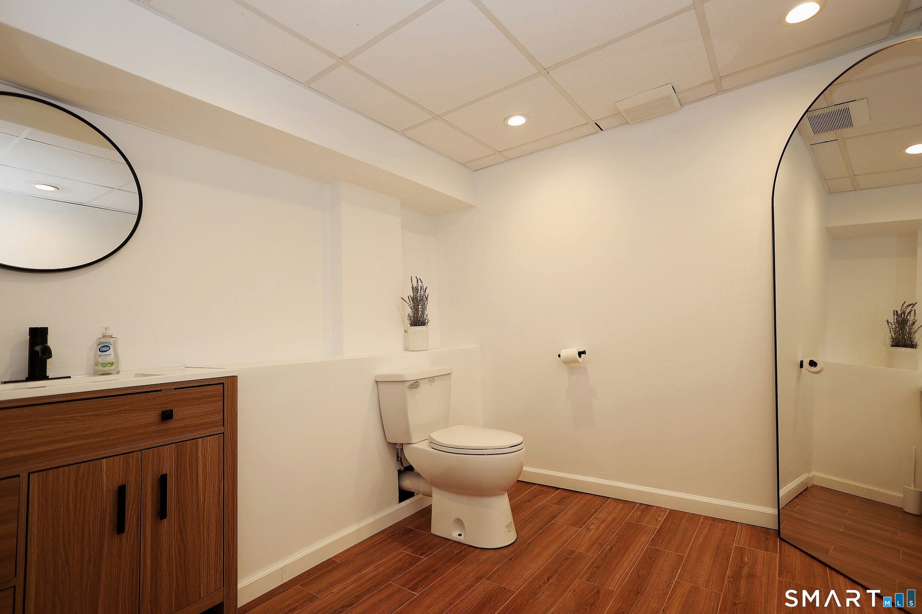 12 Holmes Road Ridgefield CT 06877