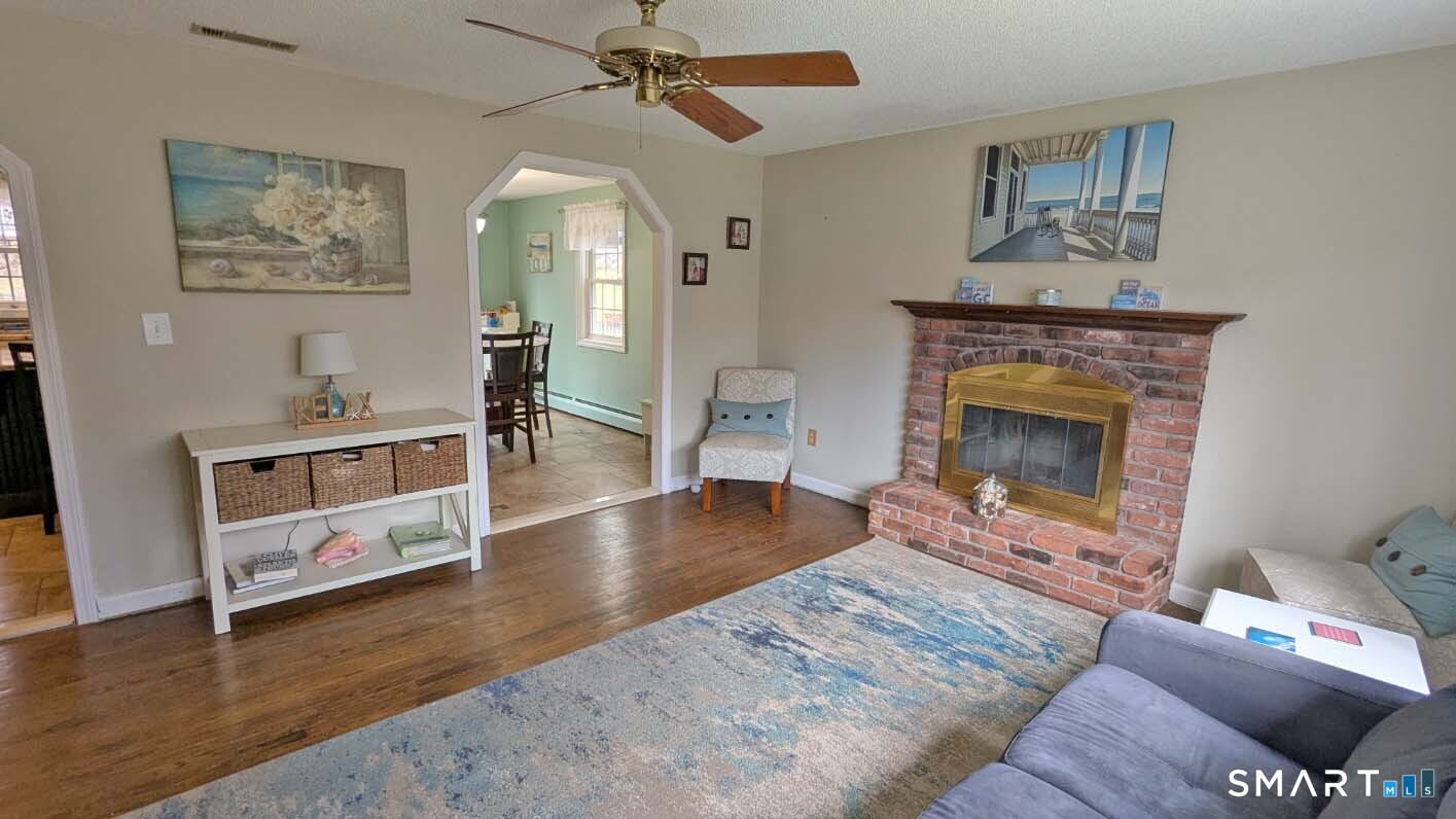 45 Crestwood Drive East Hampton CT 06424