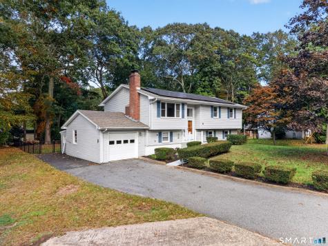 8 Pequot Drive Ledyard CT 06335