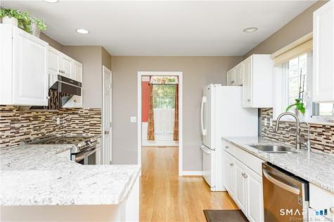 83 Fox Hollow Avon CT 06001
