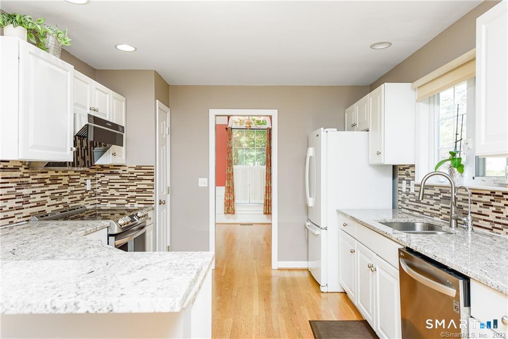 83 Fox Hollow Avon CT 06001