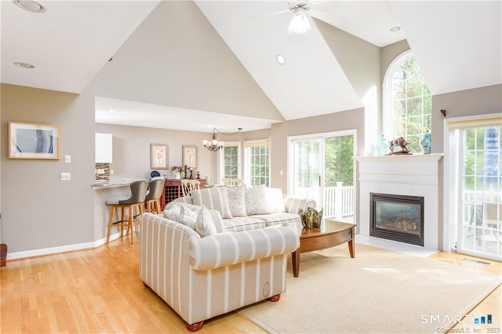 83 Fox Hollow Avon CT 06001