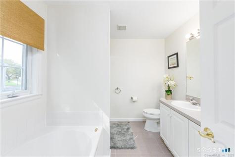 83 Fox Hollow Avon CT 06001