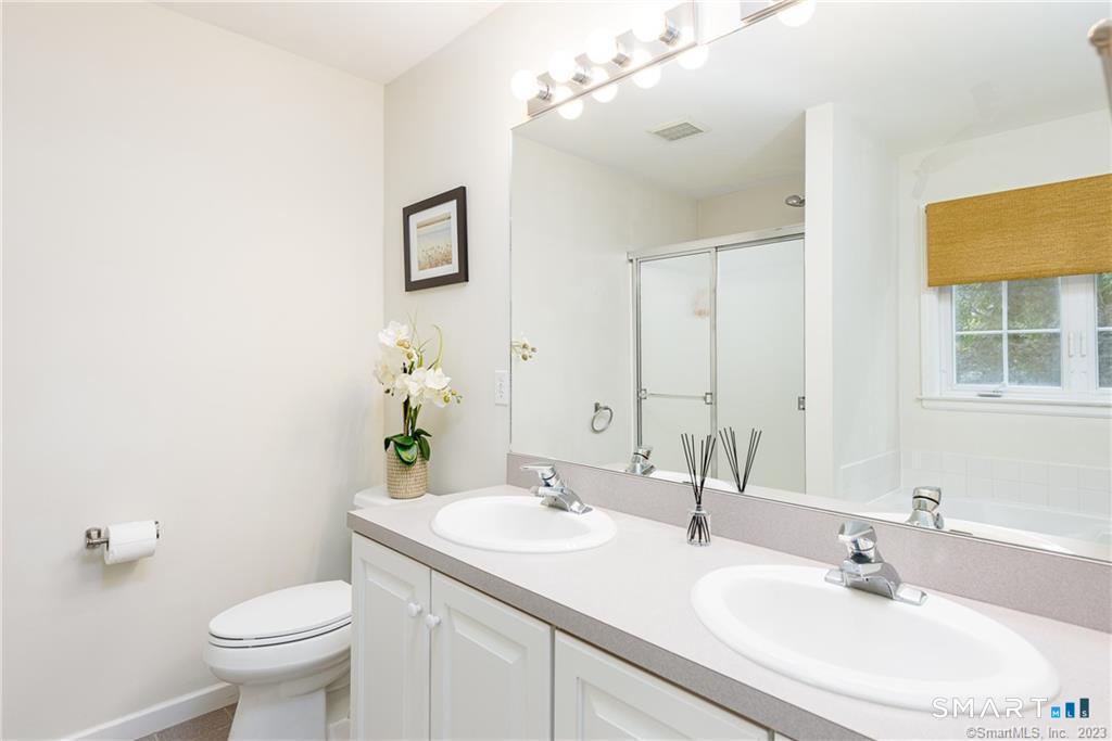 83 Fox Hollow Avon CT 06001
