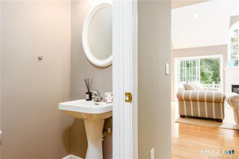 83 Fox Hollow Avon CT 06001