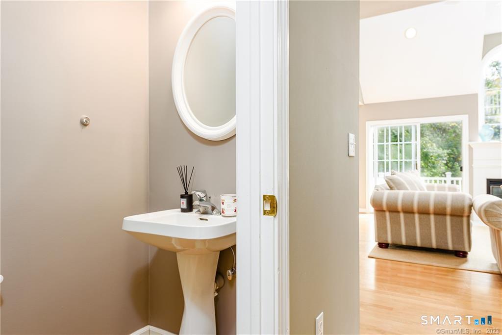 83 Fox Hollow Avon CT 06001