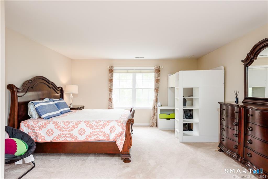 83 Fox Hollow Avon CT 06001