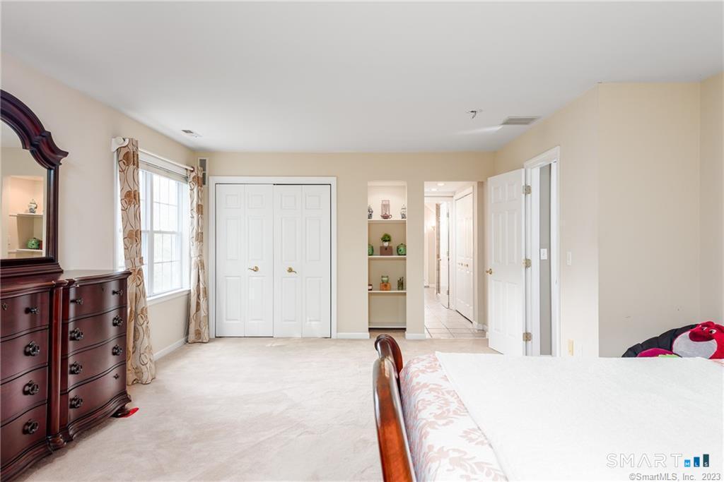 83 Fox Hollow Avon CT 06001