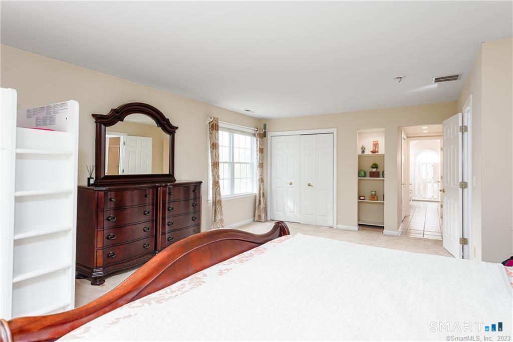 83 Fox Hollow Avon CT 06001