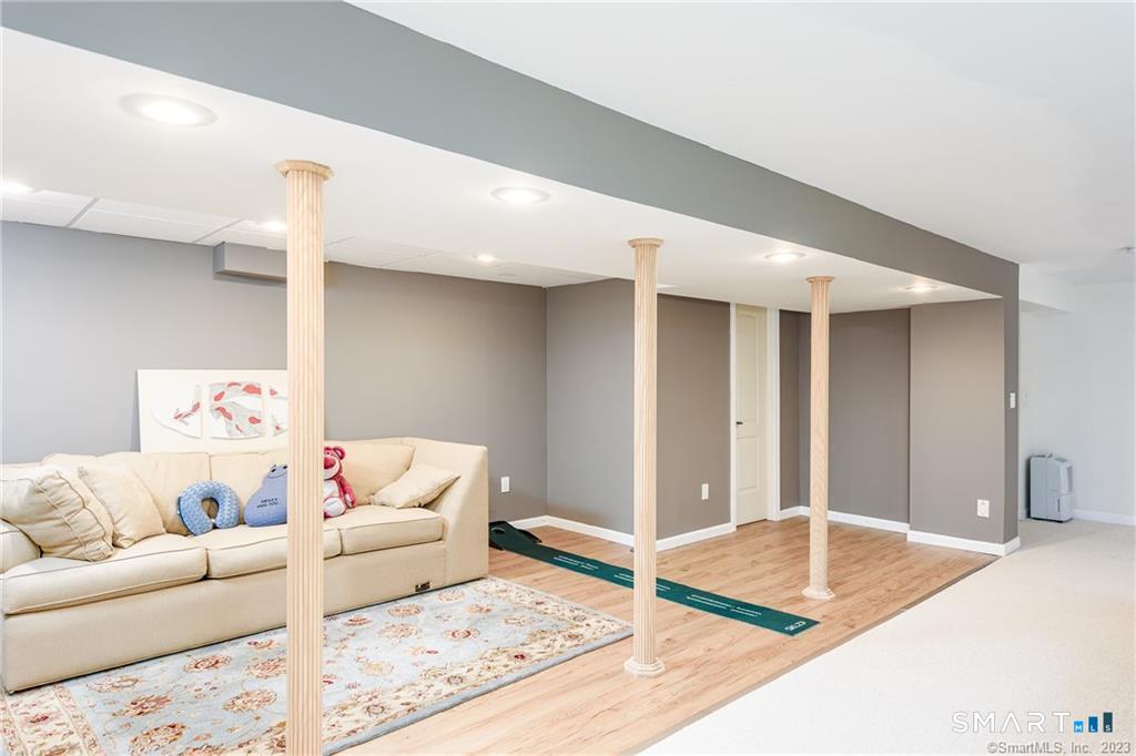 83 Fox Hollow Avon CT 06001