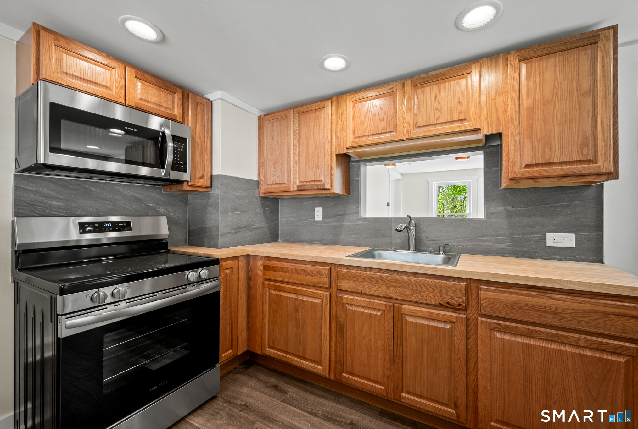 41 Union Place Manchester CT 06042