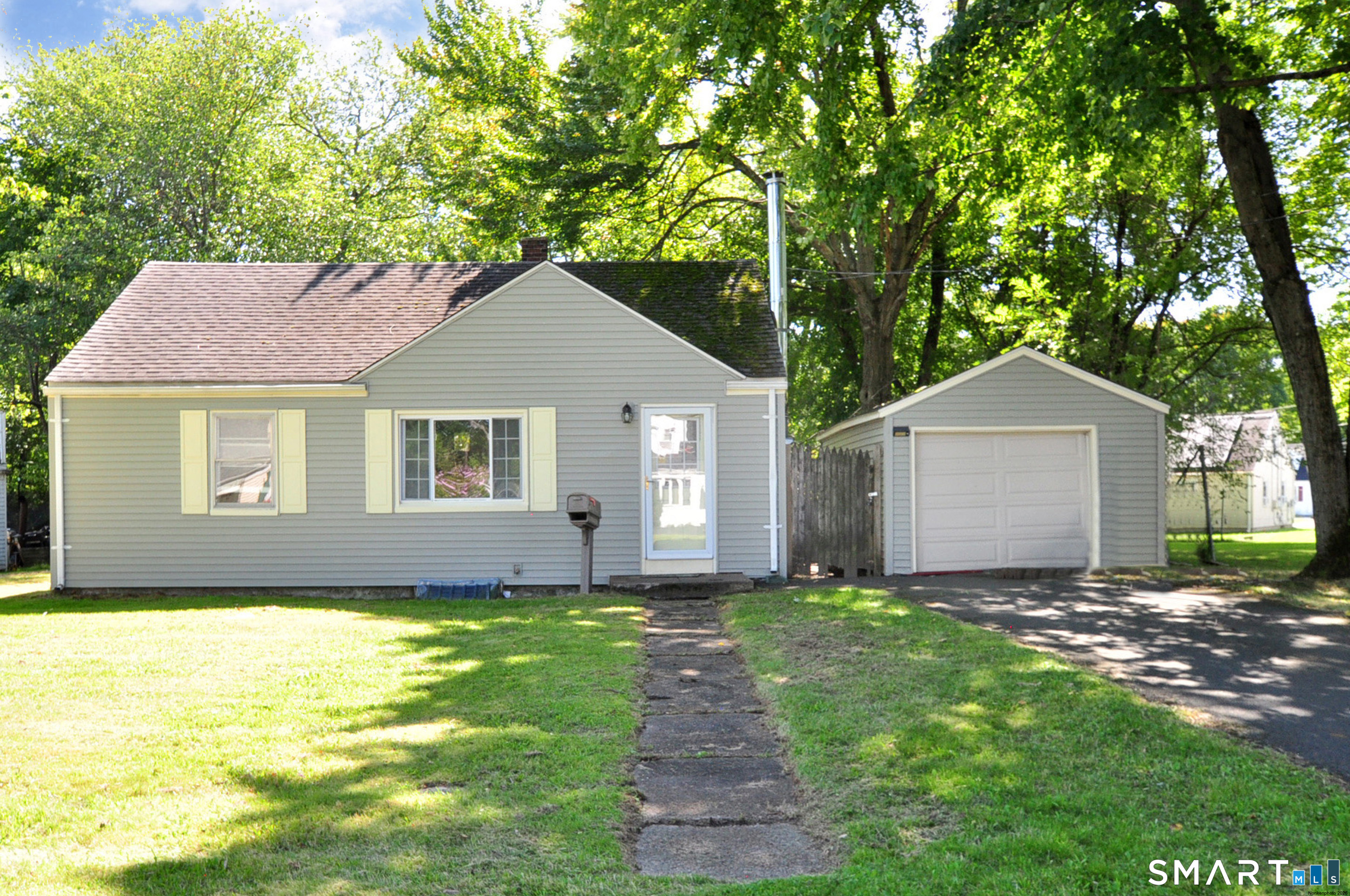11 Tanglewood Drive Windsor CT 06095