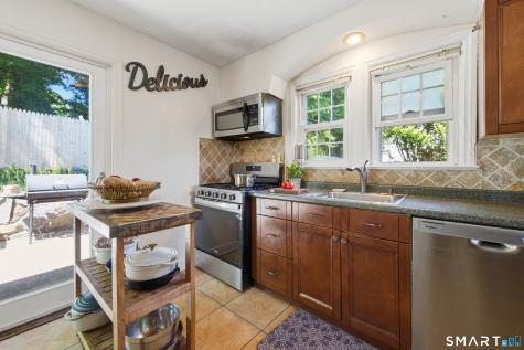 6 Robinview Terrace Danbury CT 06810