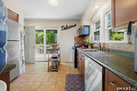 6 Robinview Terrace Danbury CT 06810