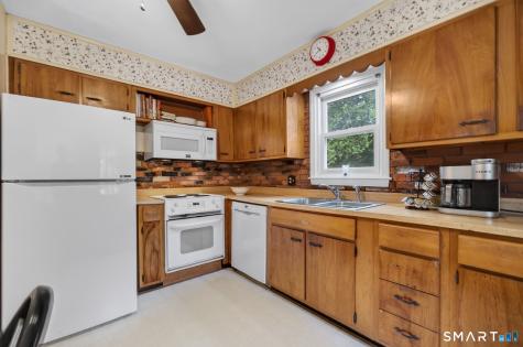 17 Hunters Path Clinton CT 06413