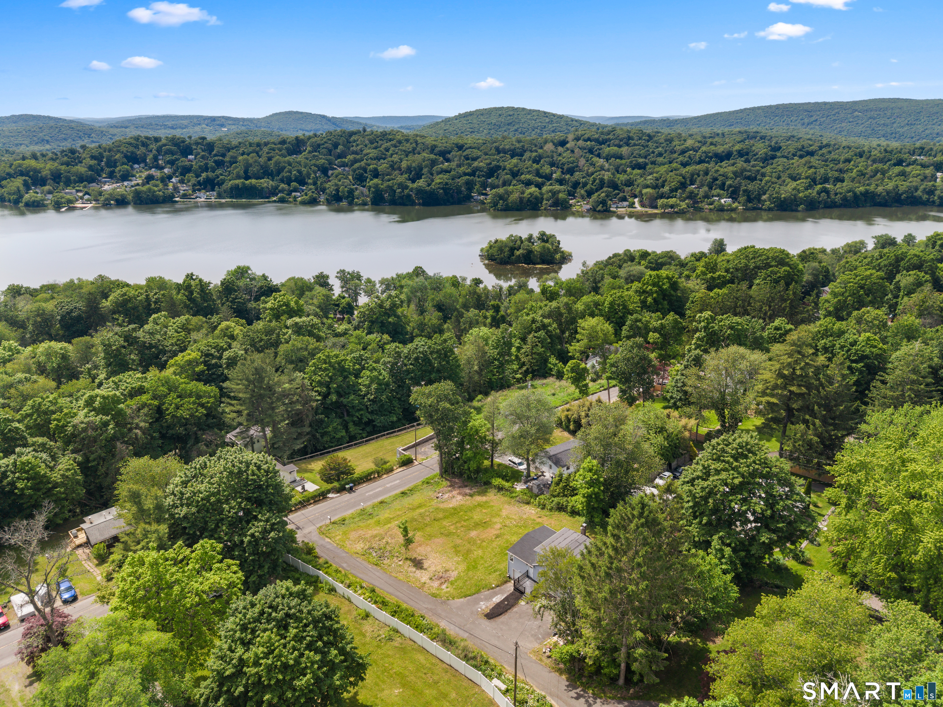 20 Fulton Drive New Fairfield CT 06812