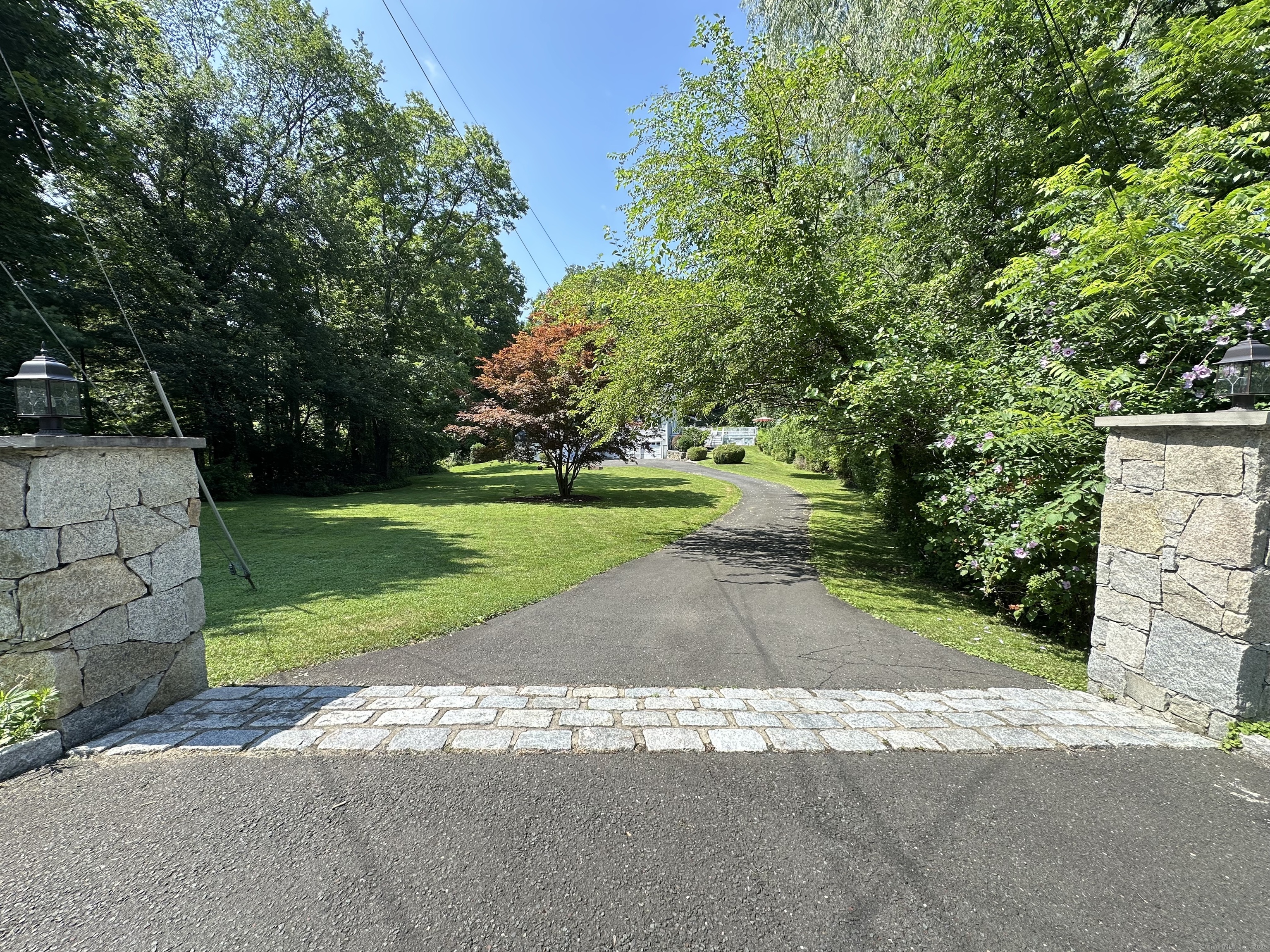 42 Taagan Point Road Danbury CT 06811
