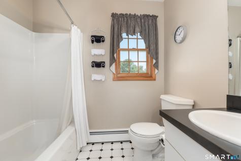23 Sara Circle North Haven CT 06473