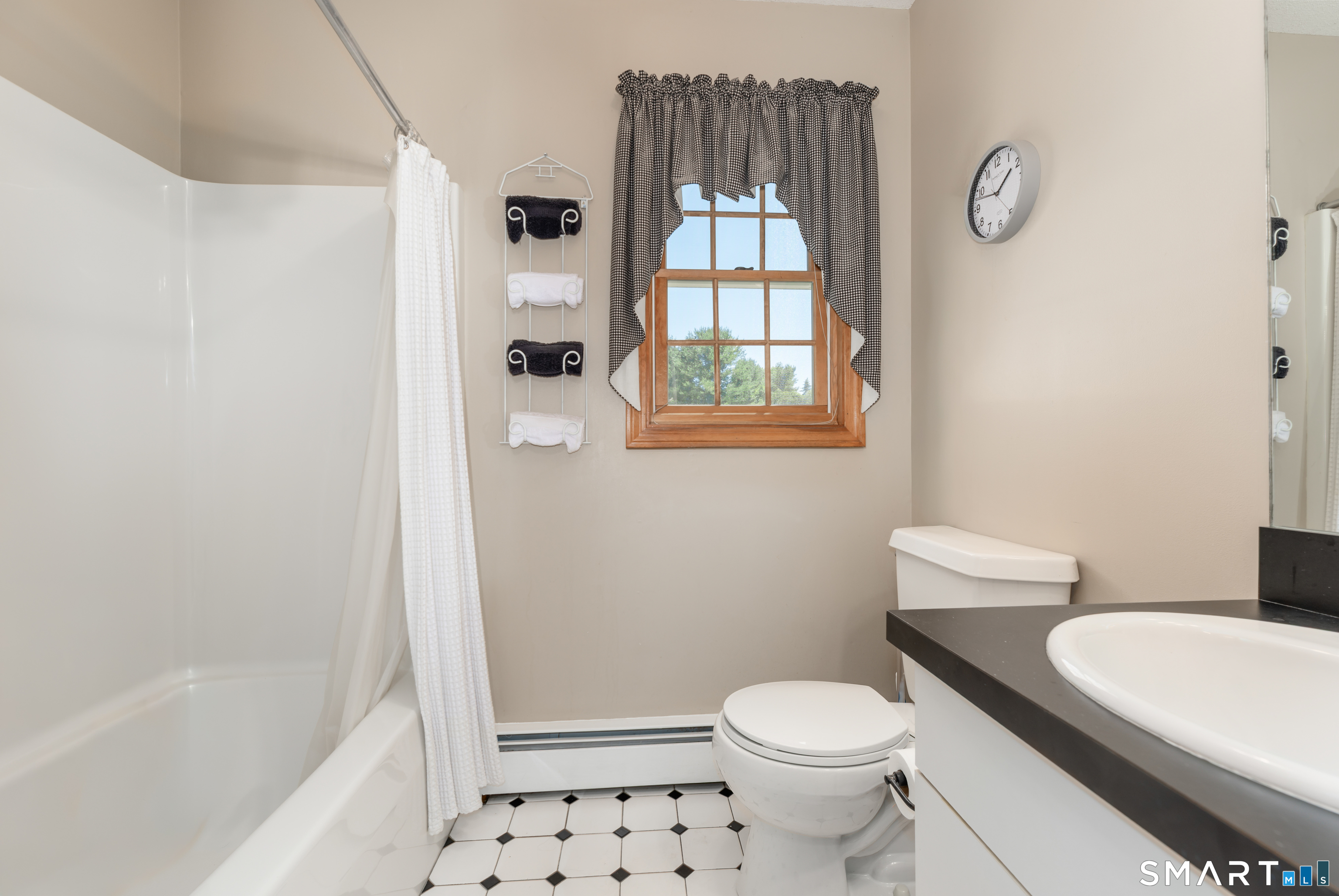 23 Sara Circle North Haven CT 06473