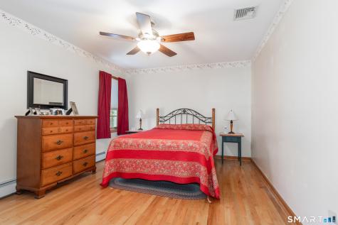 23 Sara Circle North Haven CT 06473