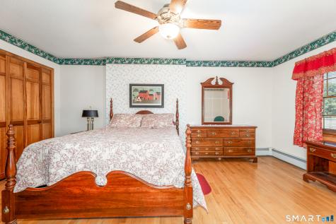 23 Sara Circle North Haven CT 06473
