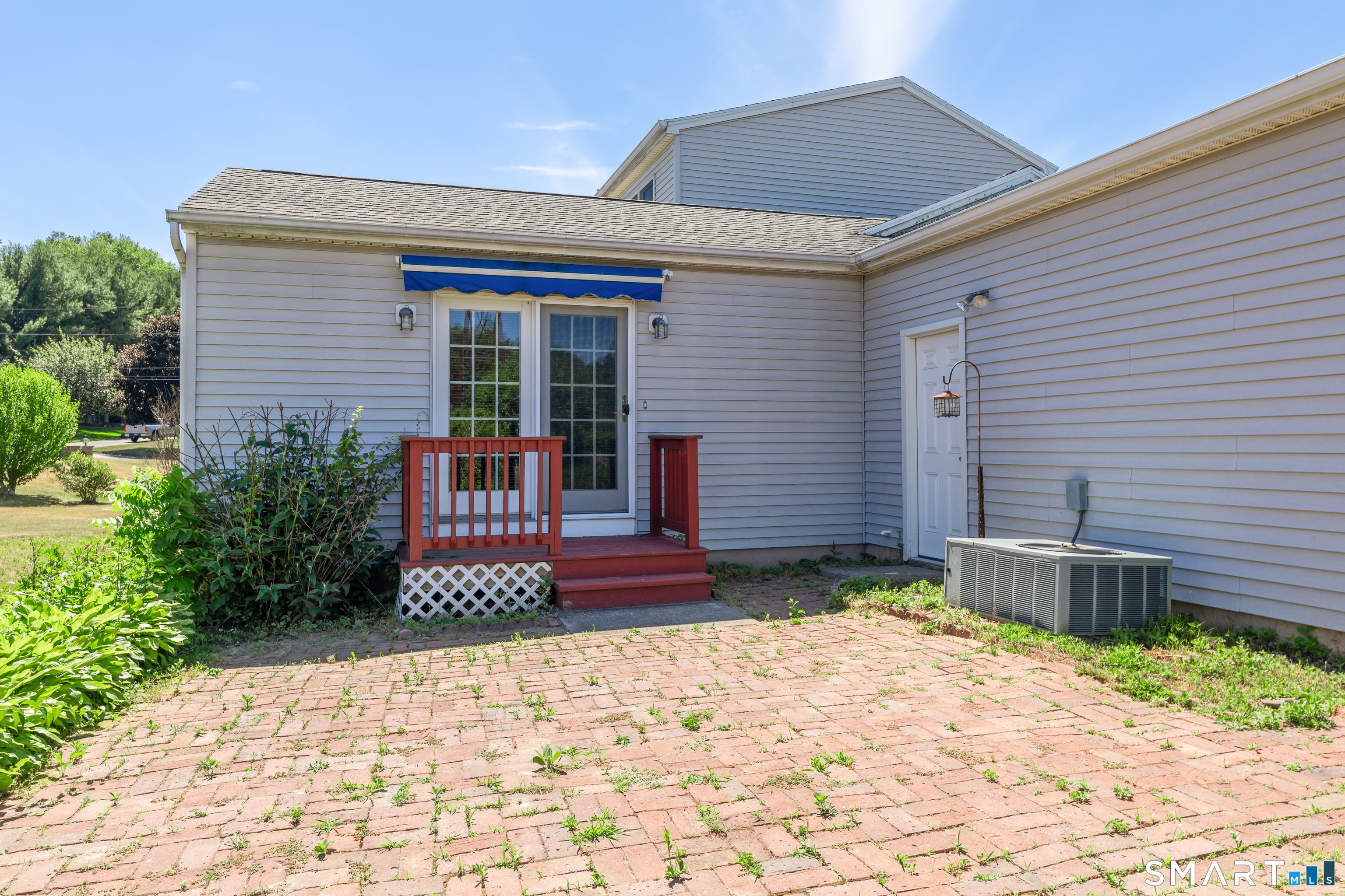 23 Sara Circle North Haven CT 06473