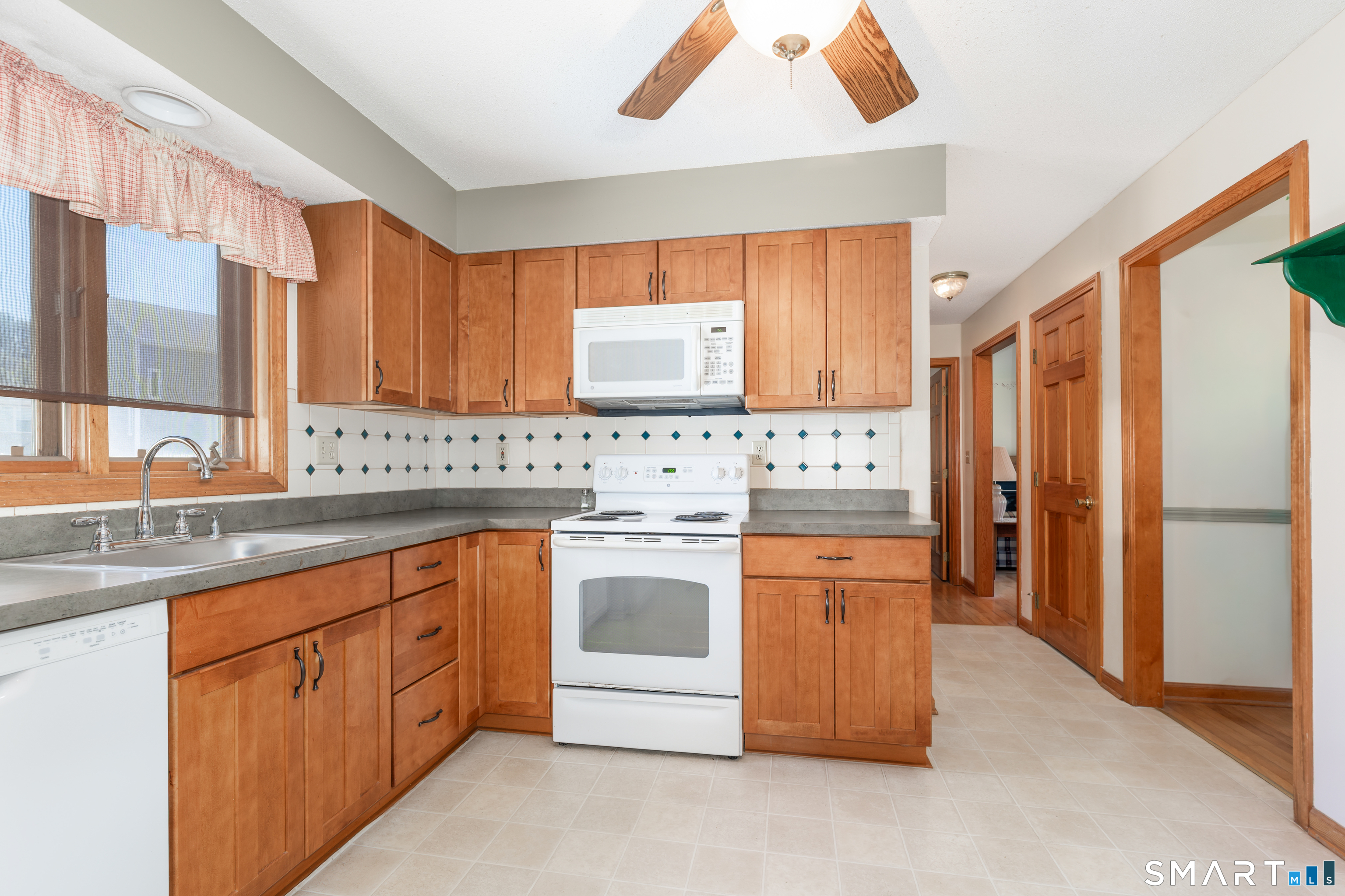 23 Sara Circle North Haven CT 06473