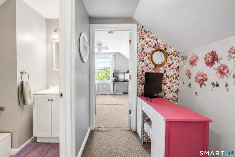 15 Laden Avenue Wallingford CT 06492
