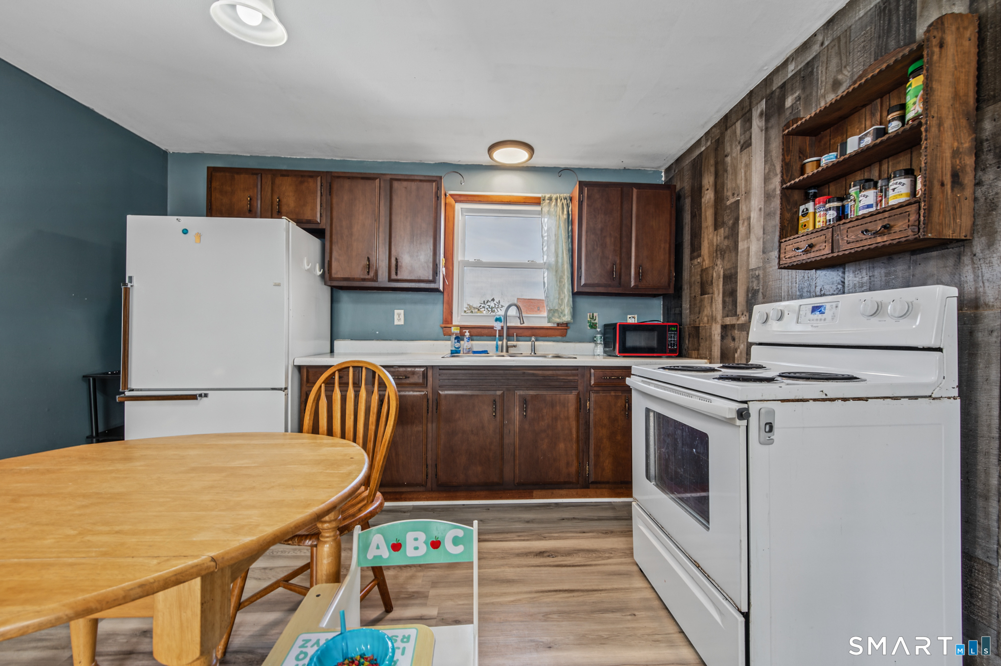 16 Oak Street Plymouth CT 06786