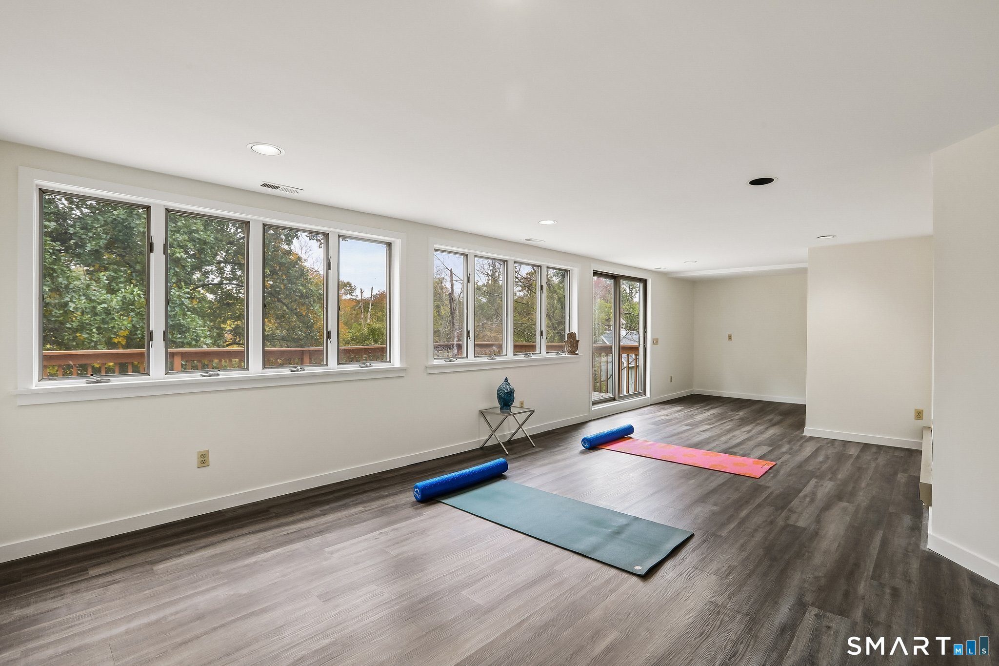 11 Soundview Farm Weston CT 06883