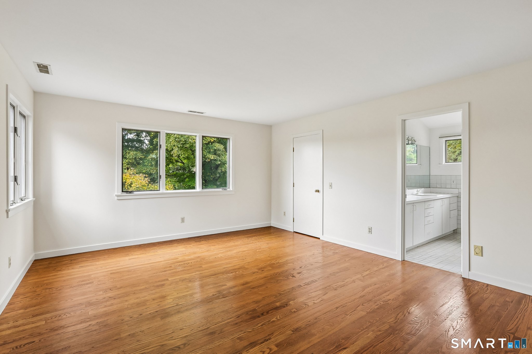 11 Soundview Farm Weston CT 06883