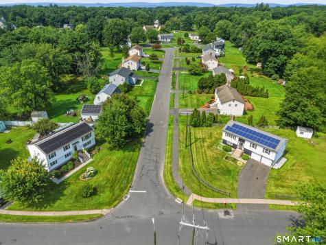 67 Sunnyfield Drive Windsor CT 06095