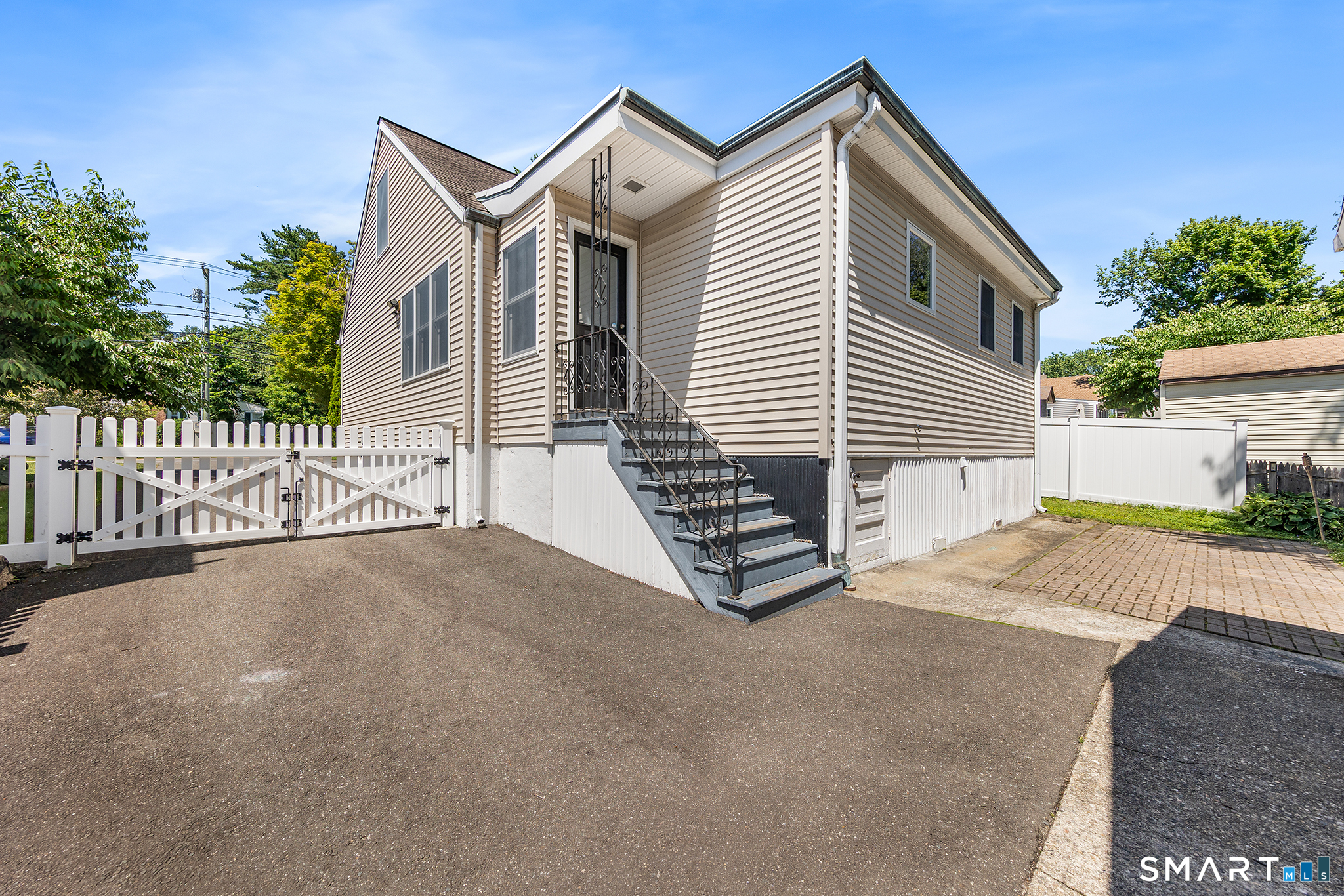 1710 Stratfield Road Fairfield CT 06825