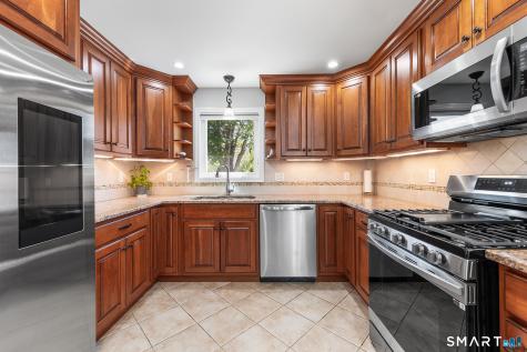 1710 Stratfield Road Fairfield CT 06825