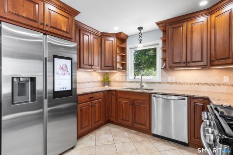 1710 Stratfield Road Fairfield CT 06825