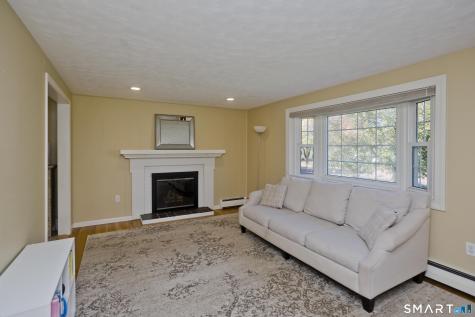 4 Hummingbird Lane Enfield CT 06082
