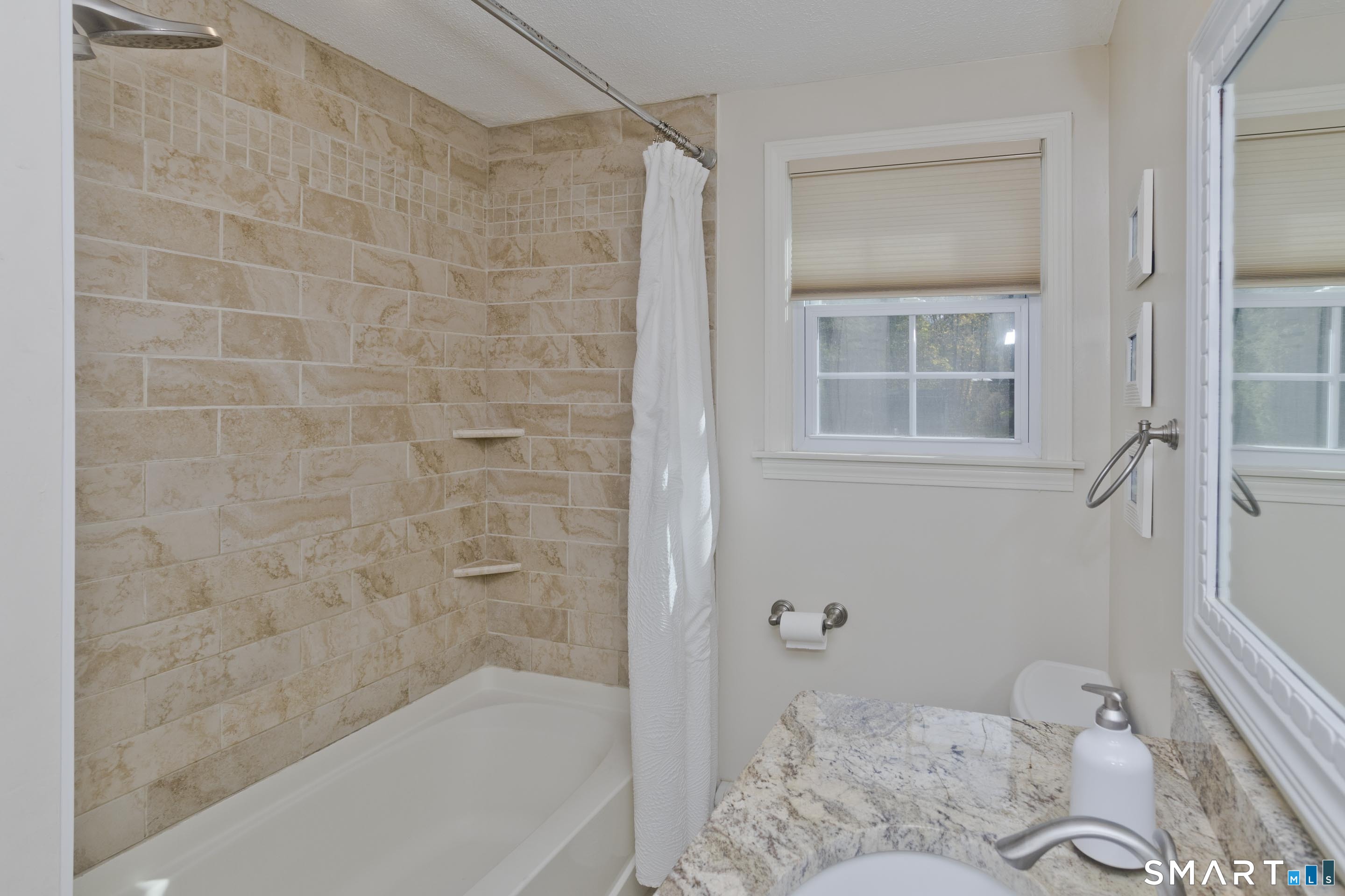 4 Hummingbird Lane Enfield CT 06082