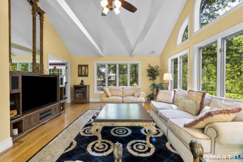 25 Wagon Hill Lane Avon CT 06001