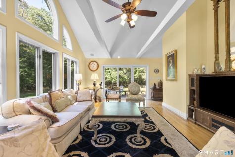 25 Wagon Hill Lane Avon CT 06001