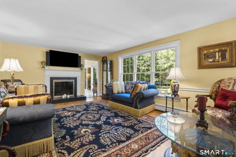 25 Wagon Hill Lane Avon CT 06001