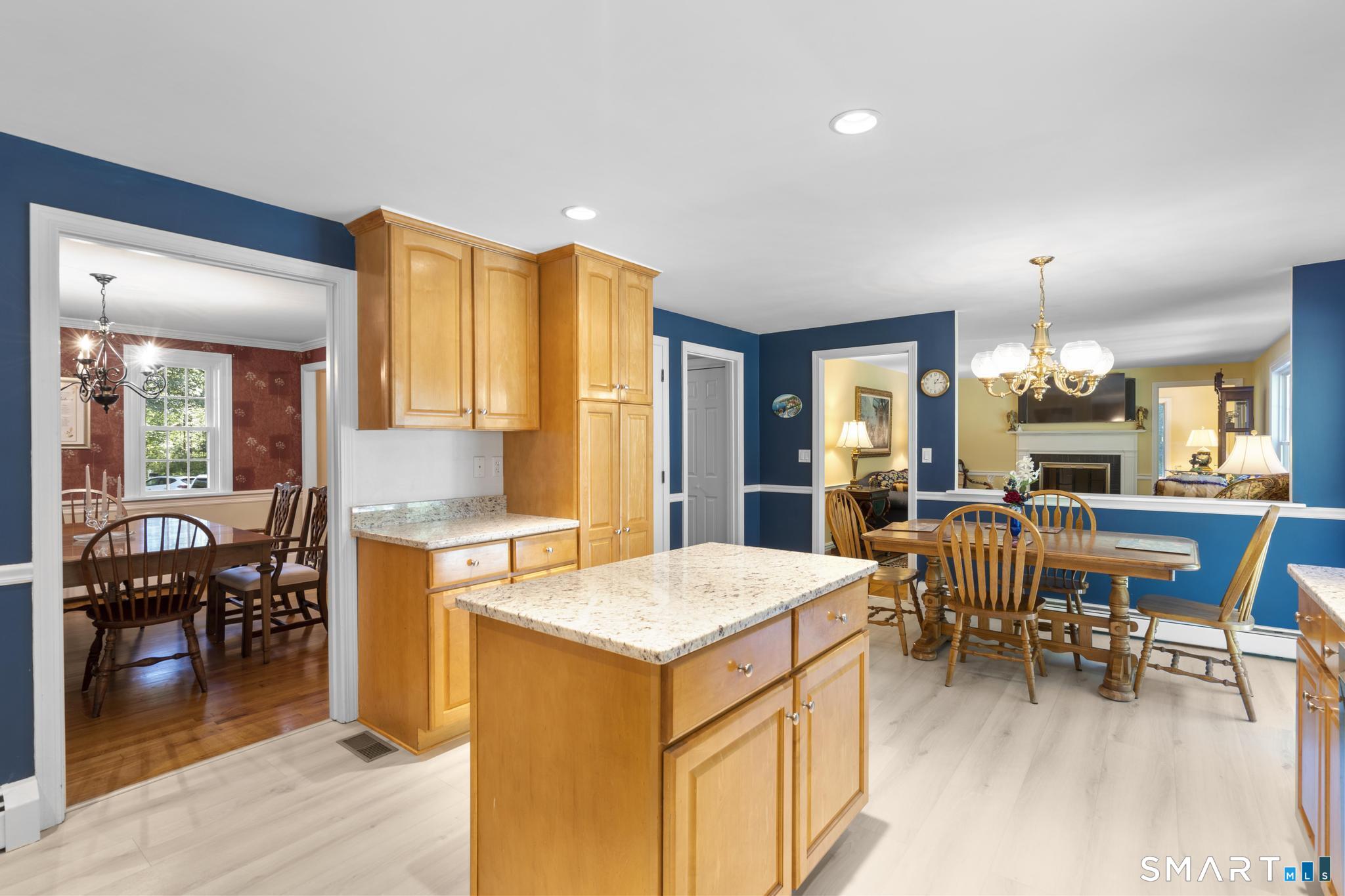 25 Wagon Hill Lane Avon CT 06001