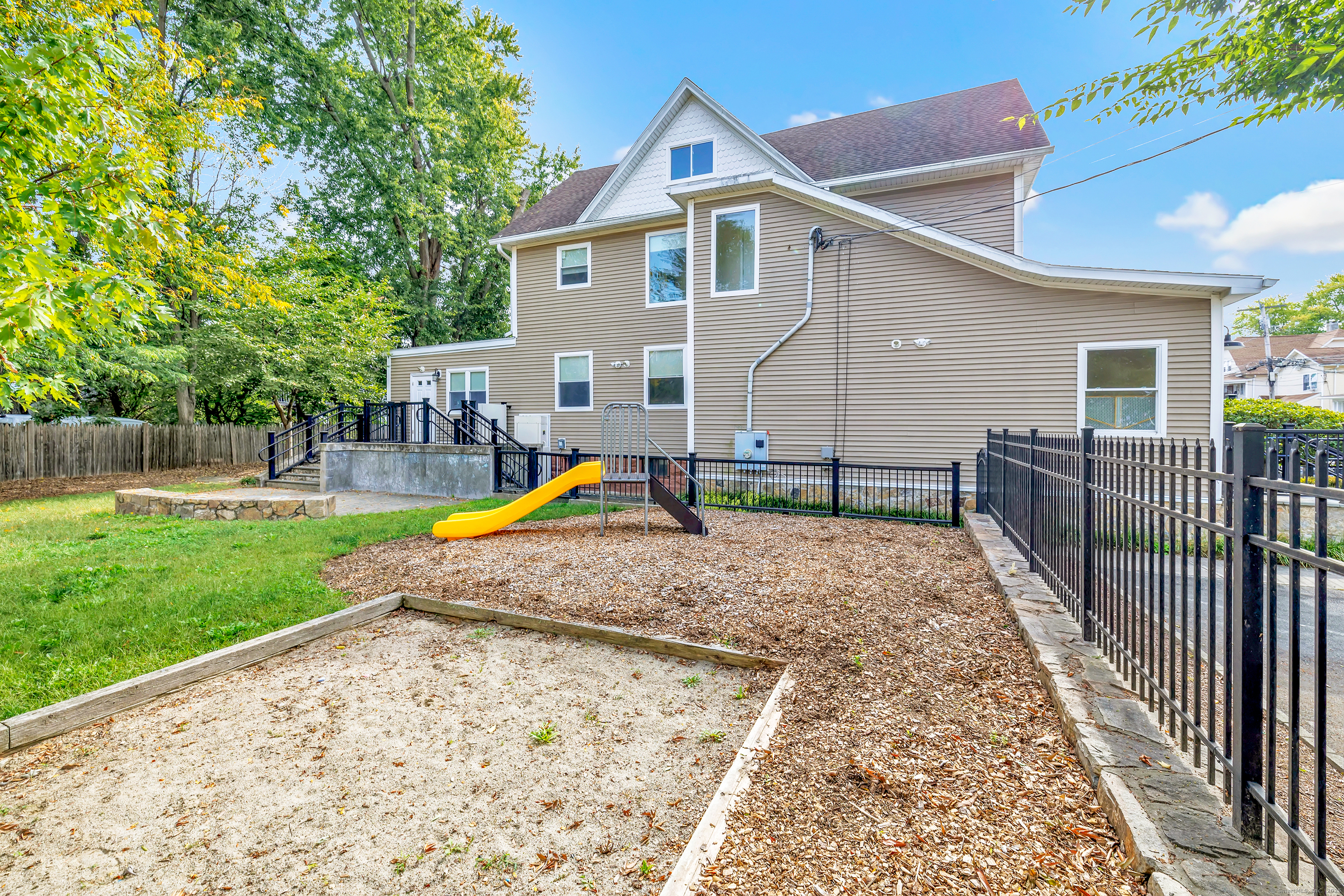 246 Lenox Avenue Bridgeport CT 06605