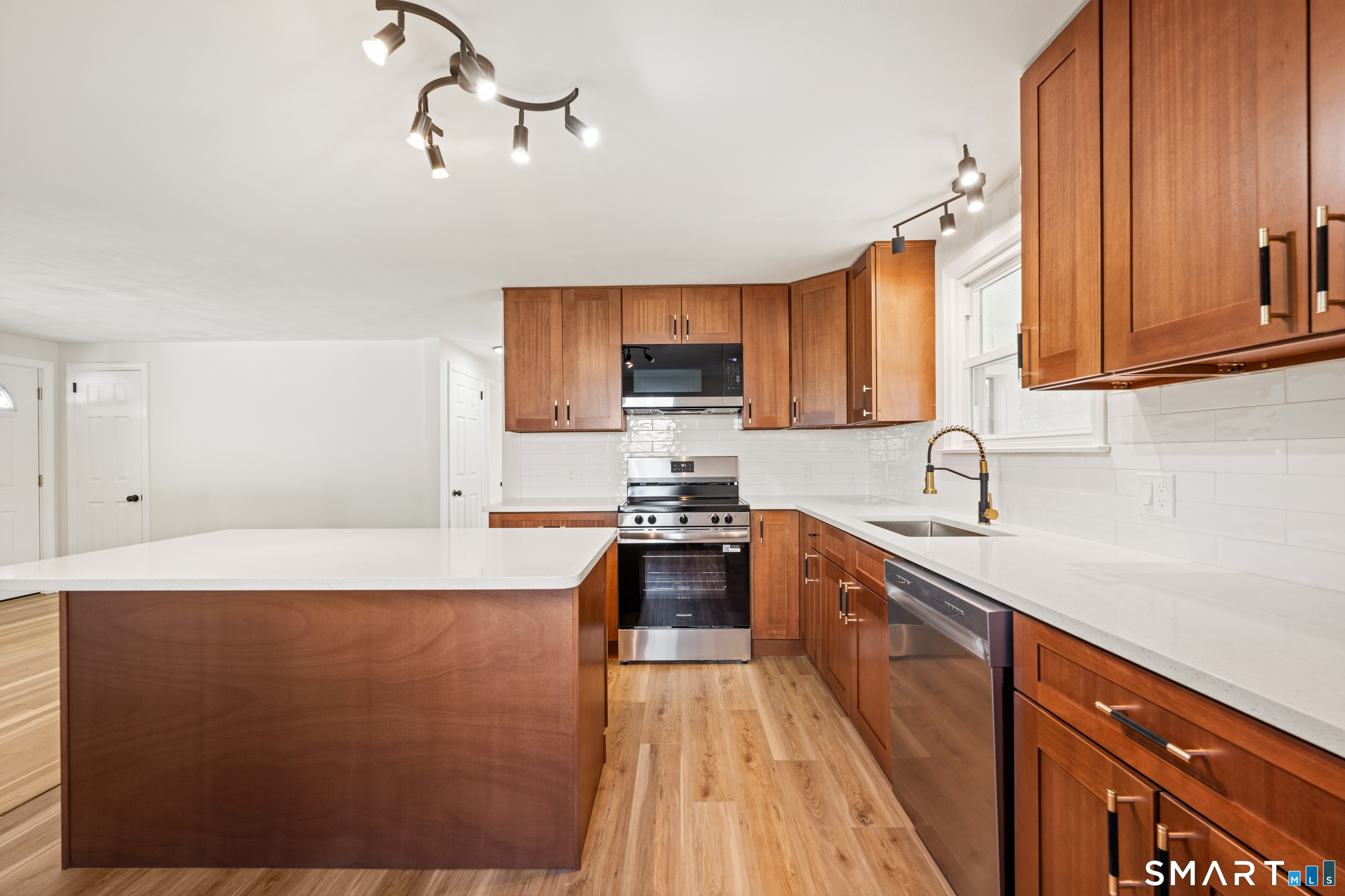 24 Pentlow Avenue New Britain CT 06053