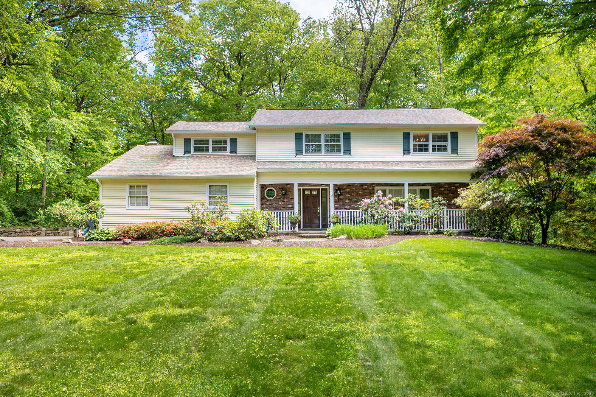 9 Meadowbrook Road New Fairfield CT 06812